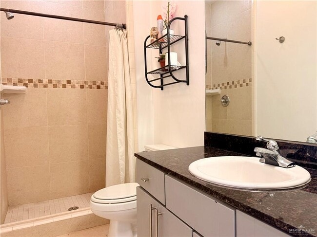 Building Photo - 38 Travis St