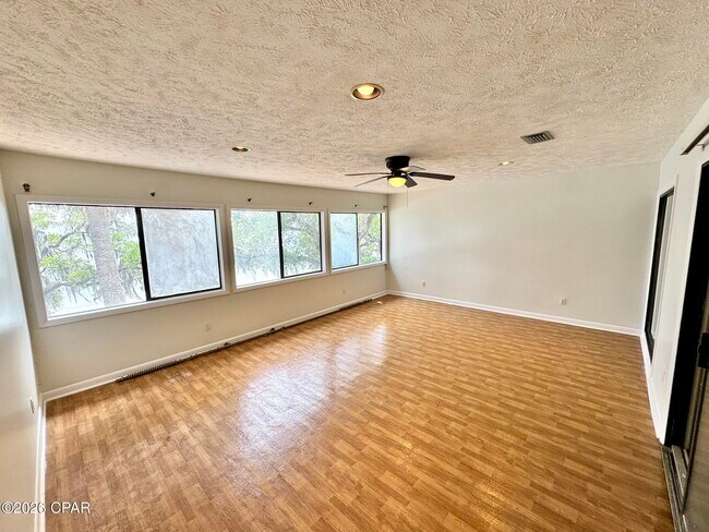 Building Photo - 300 Cherry St