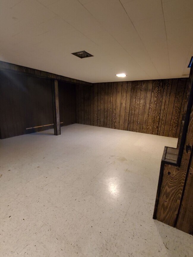 Building Photo - 4 Unit at 3010-3016 85th Street