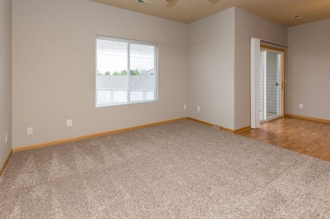 Building Photo - 1207 N 6th St