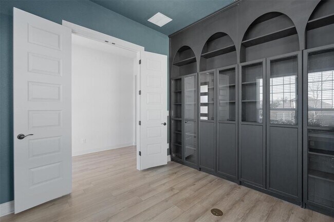 Building Photo - 508 Pinnacle View Dr