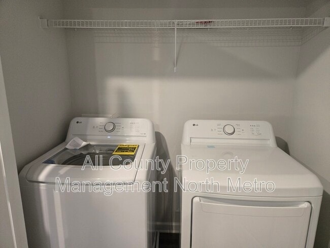 Building Photo - 438 Lanier Cir