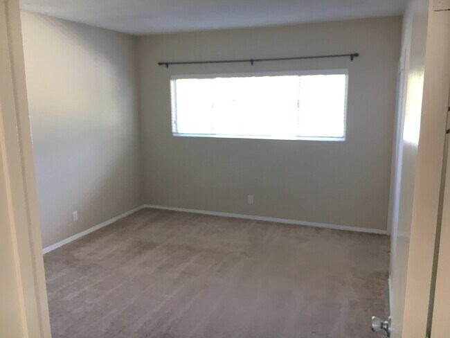 Master Bedroom - 1511 Yale St