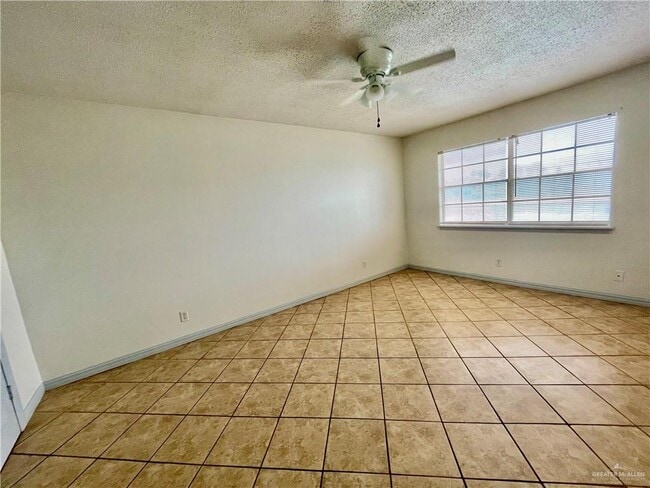 Building Photo - 8 Santa Isabel Blvd