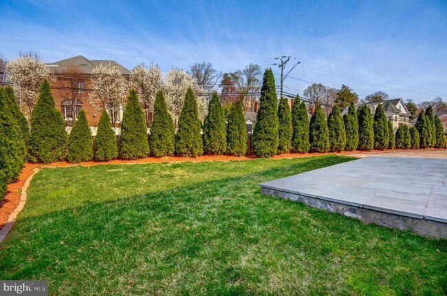 Building Photo - 4303 Evergreen Ln