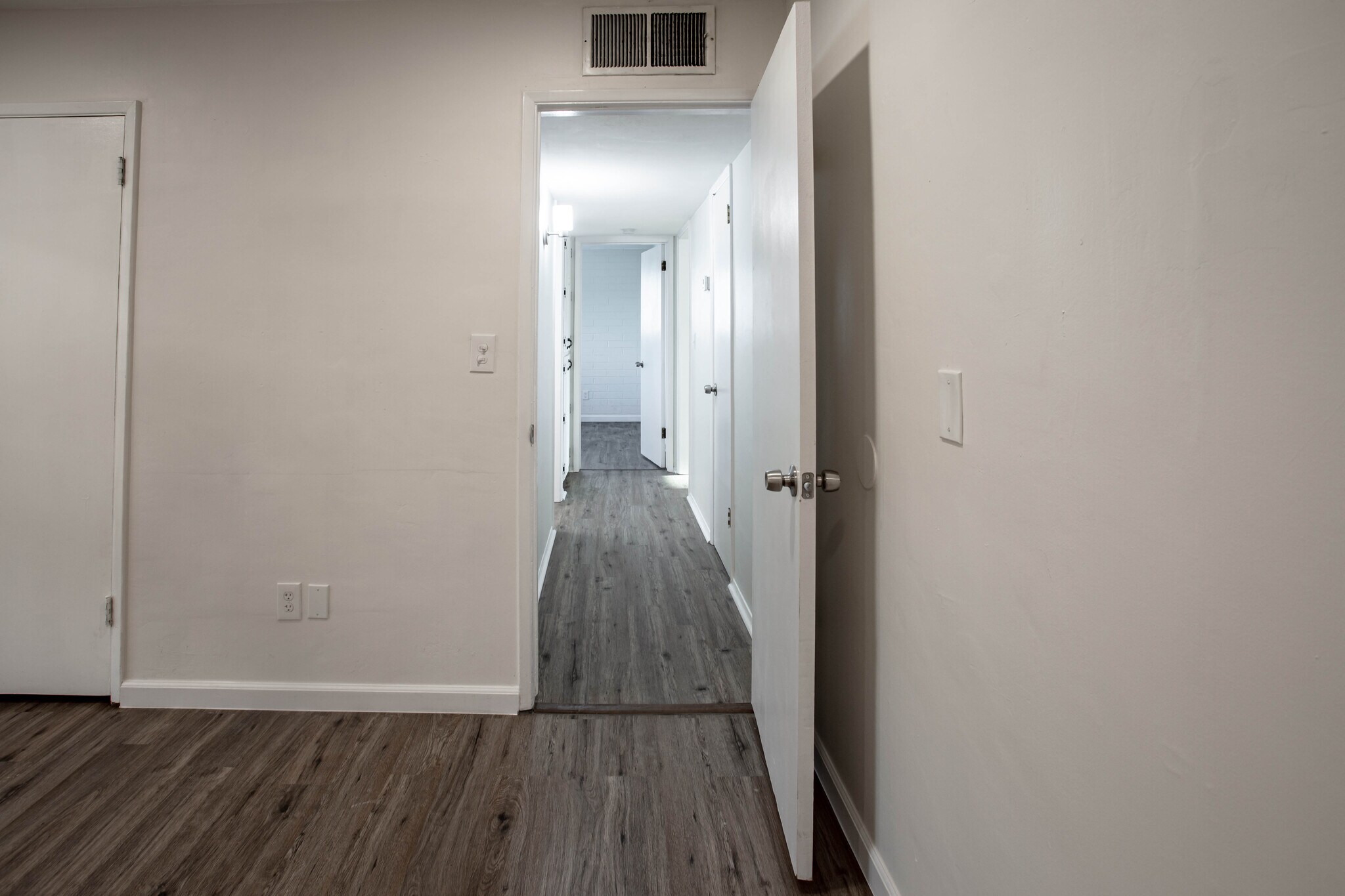 Building Photo - 310 N Hosick