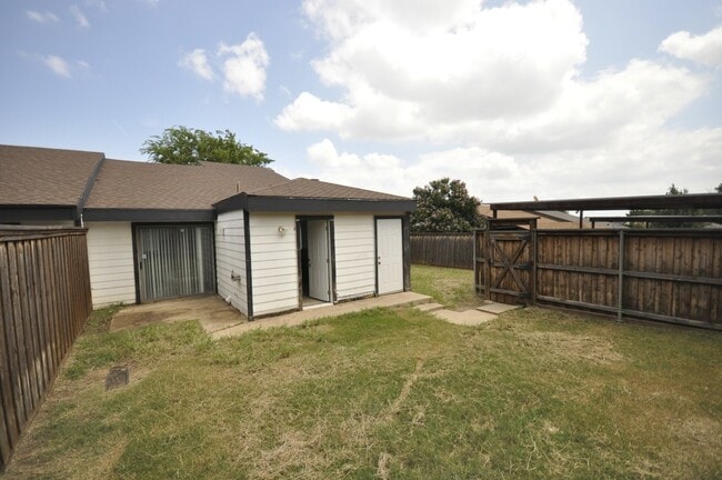 Building Photo - 328-332 W Corporate Dr