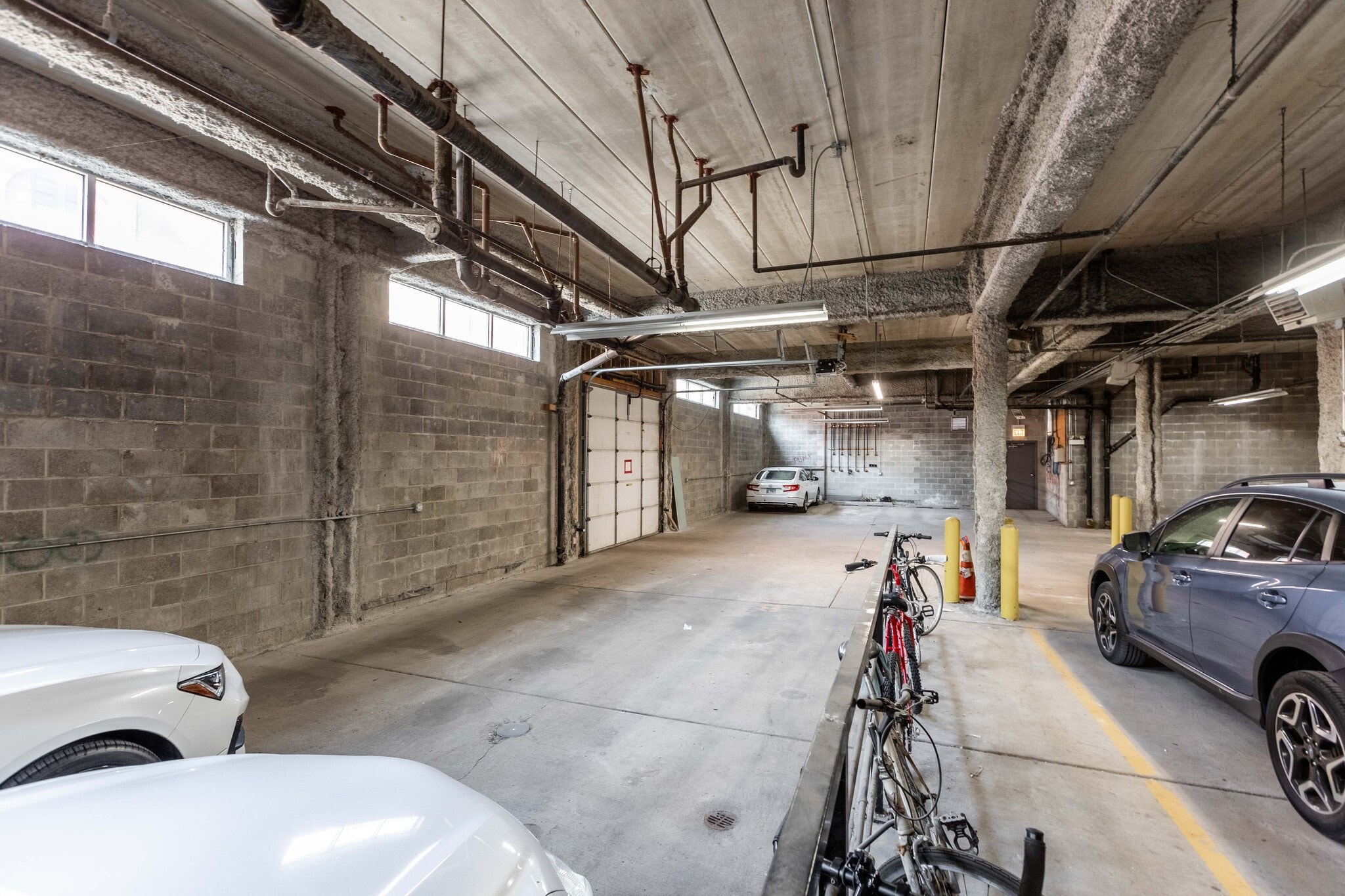 Building Photo - 1354 W Augusta Blvd