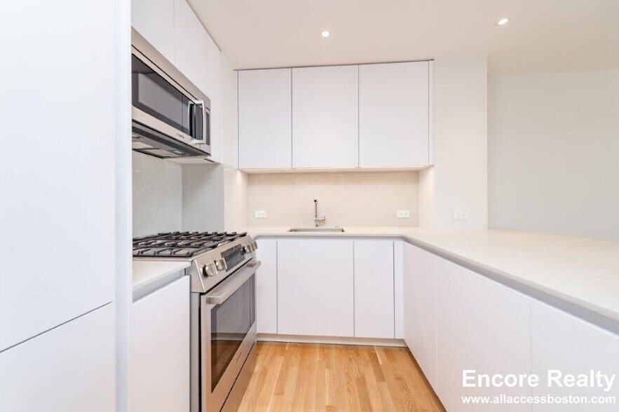 Primary Photo - 1400 Columbia Rd