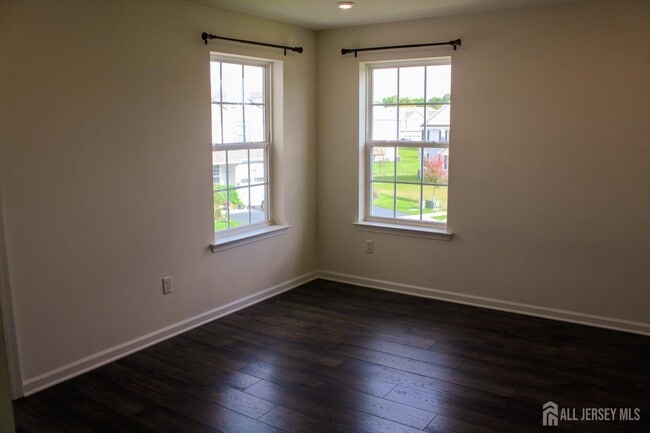 Building Photo - 601 Charleston Dr