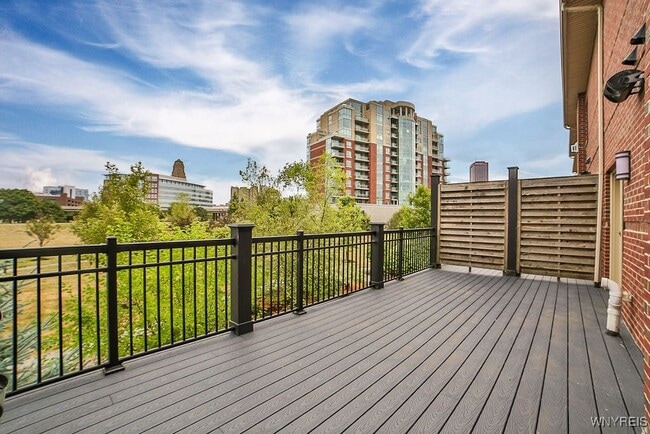 Building Photo - 41 Ojibwa Cir