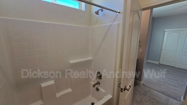 Building Photo - 2149 Neuer Dr