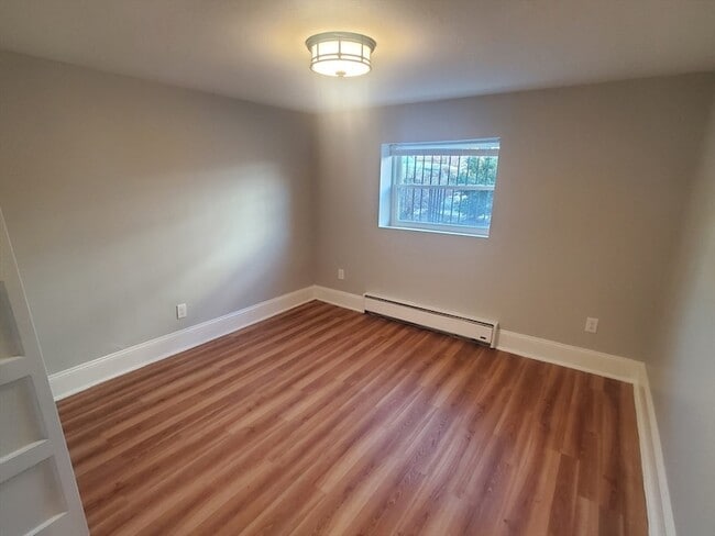 Building Photo - 24 Colgate Rd