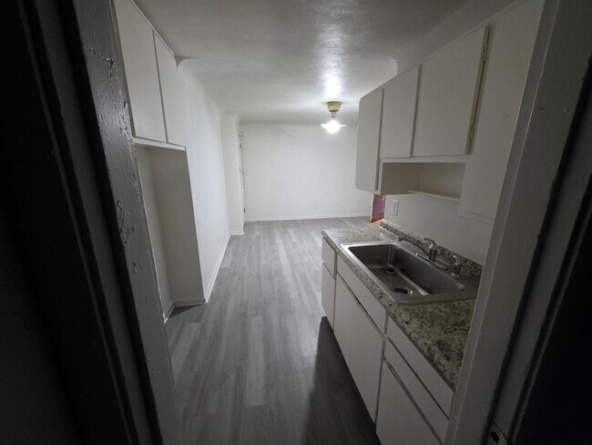 Building Photo - 1815 Cleveland Ave