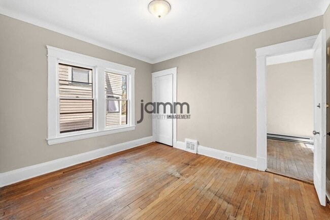 Building Photo - 1695 Glenmont Rd