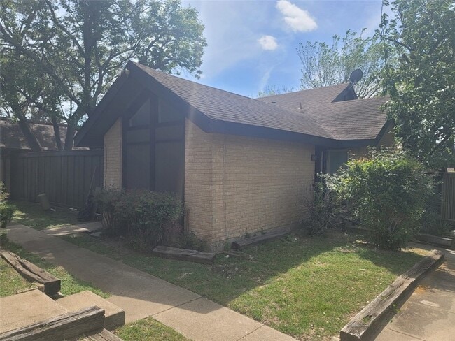 Building Photo - 4630 Country Creek Dr