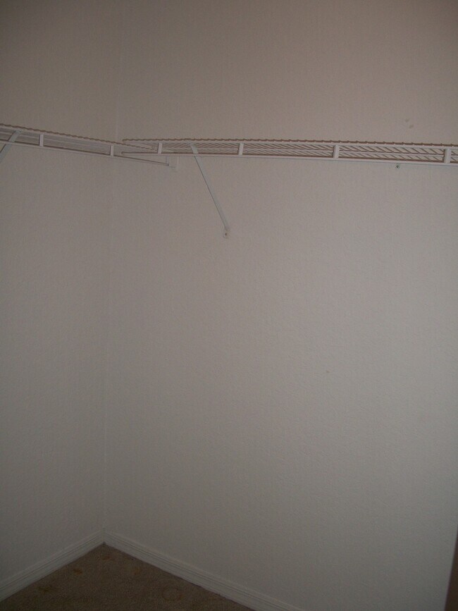 Building Photo - 823 Grand Regency Pointe