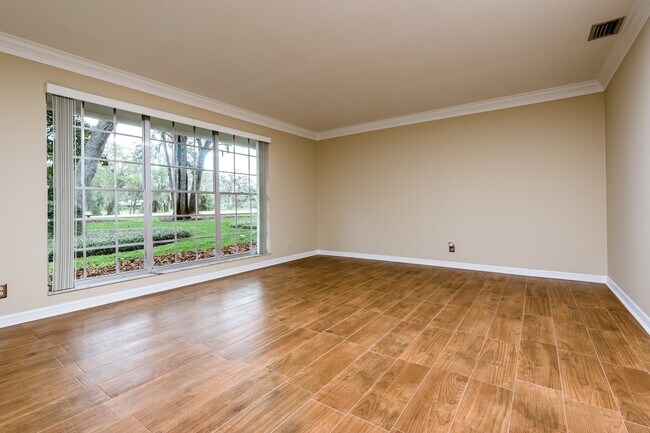 Building Photo - 119 Rio Pinar Dr