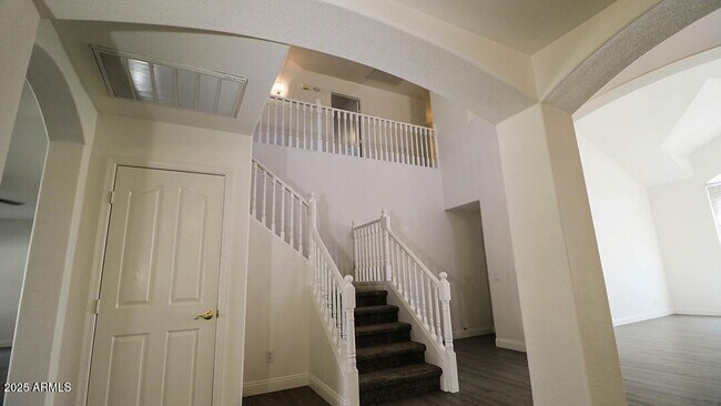 Building Photo - 7861 W Kerry Ln