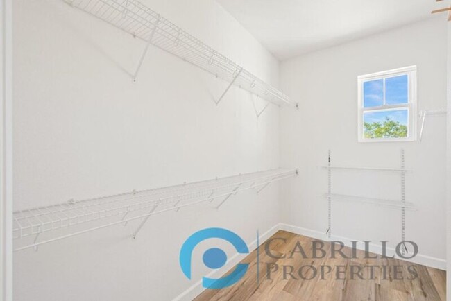 Building Photo - 12177 Pepper Tree Ln