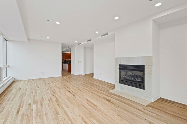 Building Photo - 415 E North Water St