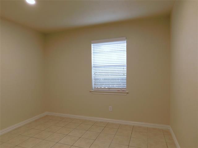 Building Photo - 9258 Burbank Dr