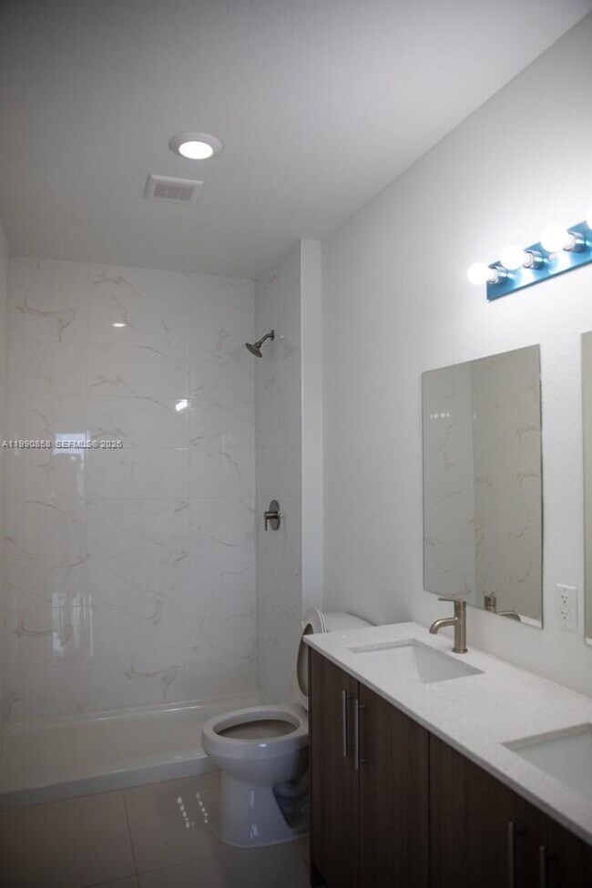 Building Photo - 238 NW 11th Ct