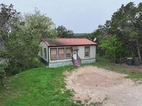 Building Photo - 110 Roadrunner Rd