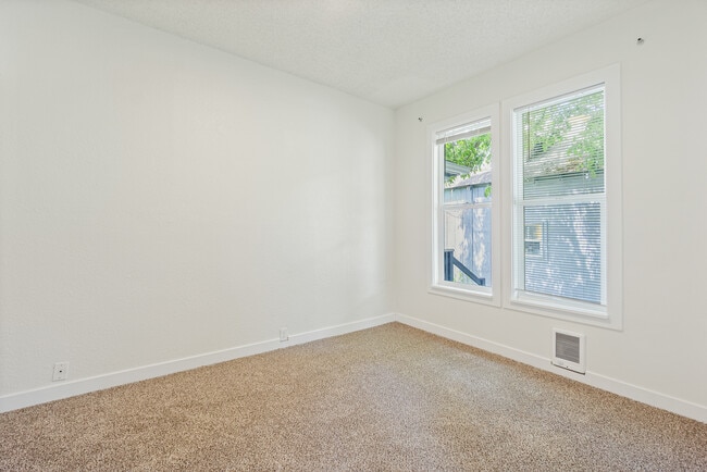 Building Photo - 2304 S Wilkeson St