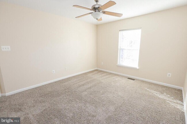 Building Photo - 23305 Hyacinth Ln