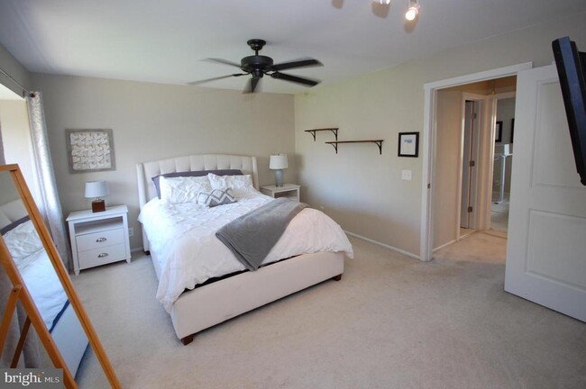 Building Photo - 2524 Glengyle Dr