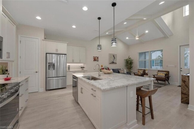 Building Photo - 7239 Saona CT