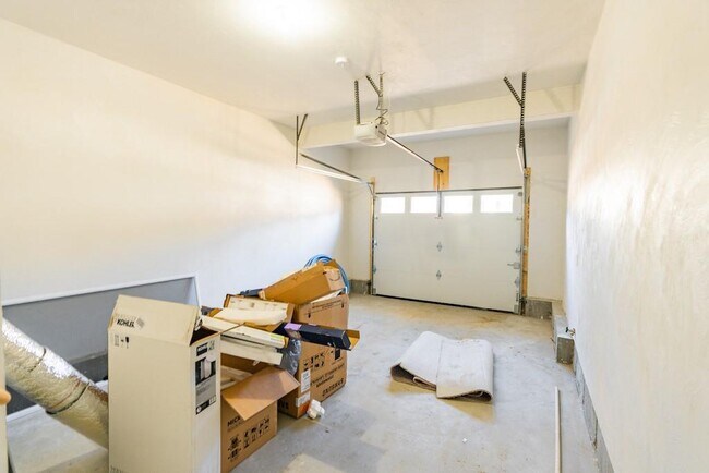 Building Photo - 100 Brentwood Ave