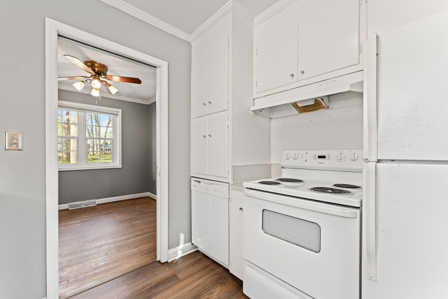 Building Photo - 34 Knoxbury Terrace