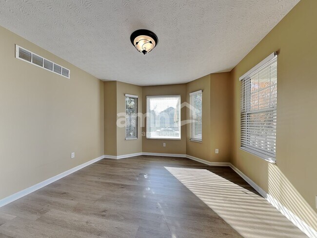 Building Photo - 1255 Arkansas Dr