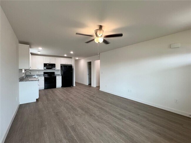 Building Photo - 609 NW 69th Ave