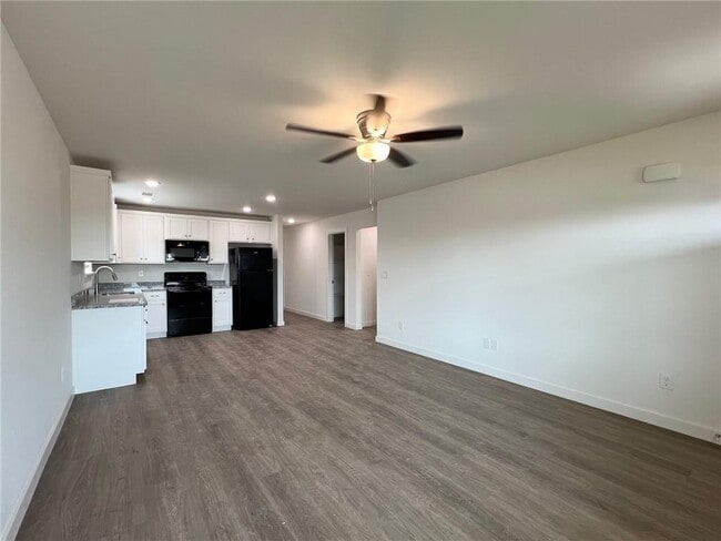 Building Photo - 611 NW 69th Ave