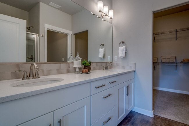 Building Photo - Pahlisch Home 2 Bedroom Duplex in the Luderman Crossing Community