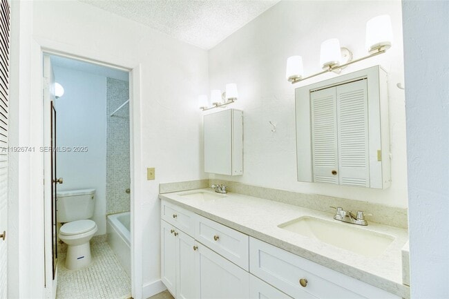 Building Photo - 5209 SW 40th Ave