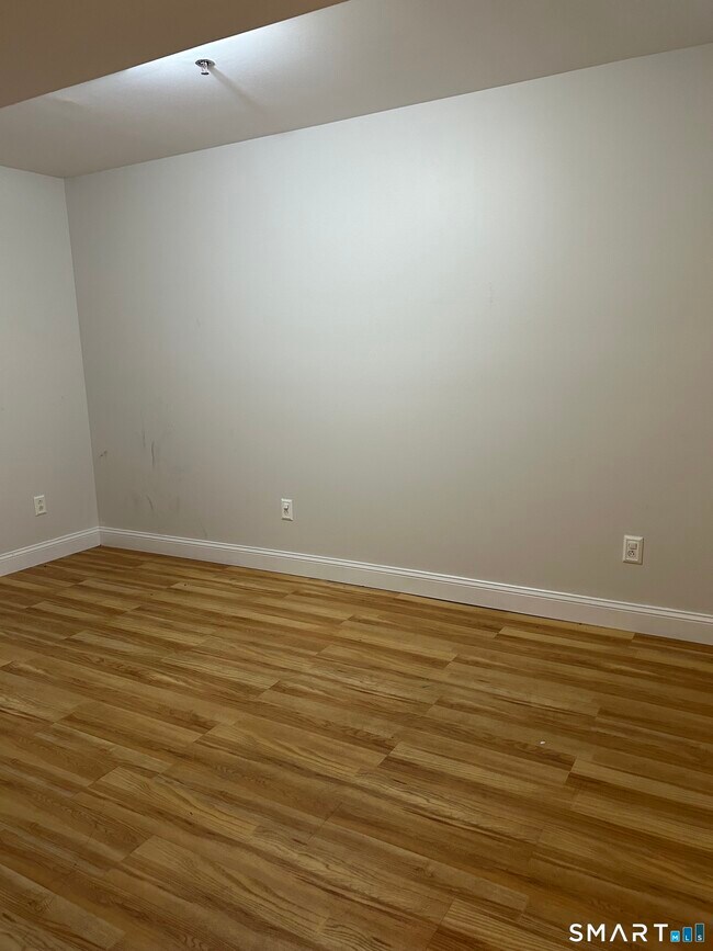 Building Photo - 66 Stetson Pl