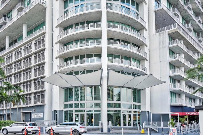 Building Photo - 690 SW 1st Ct