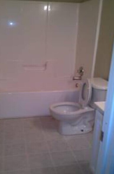 Building Photo - 1408 Naples Ave