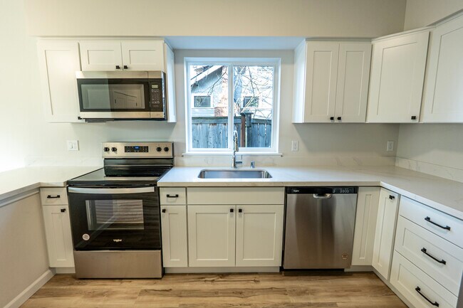 Building Photo - 709 E 34Th St Apartments