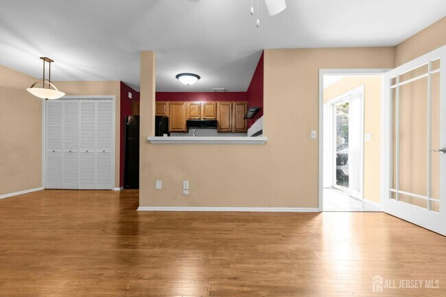 Building Photo - 19 Delavan Ct