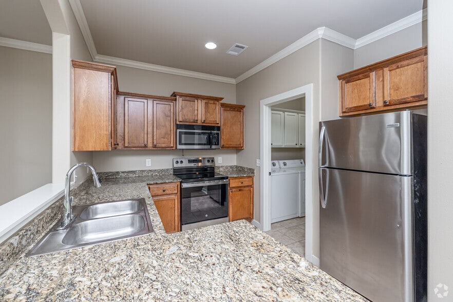 2BR, 2.5BA - 1,488SF - Kitchen - The Villas at Audubon Townhomes