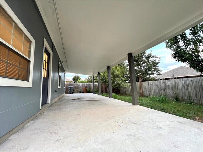 Building Photo - 10909 Reliance Creek Dr