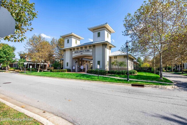 Building Photo - 6353 Meeting St