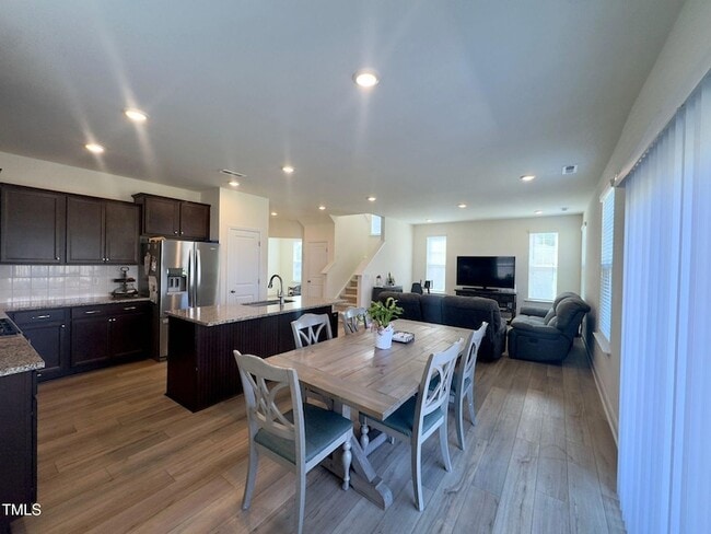 Building Photo - 47 Flowing River Rd