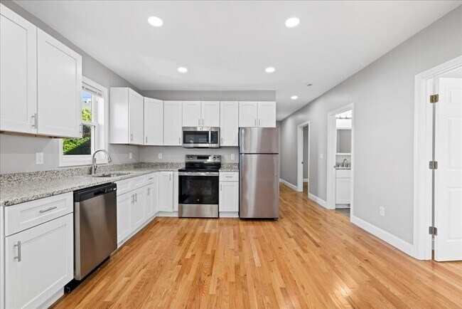 Building Photo - 9 Upsala St