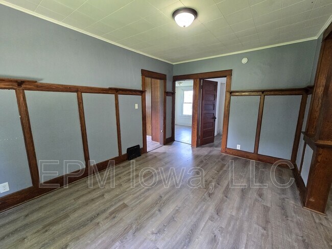 Building Photo - 406 Gable St